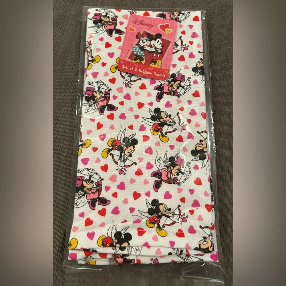 Disney Mickey & Minnie Mouse Valentine's Day Kitchen Towel Set - 2 Pack